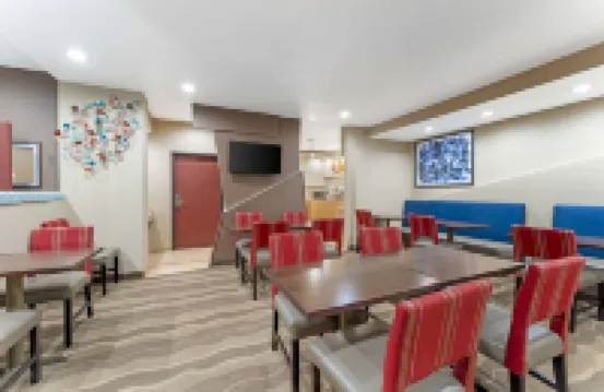 Comfort Suites