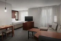 Residence Inn Greensboro Airport فنادق في غرينسبورو