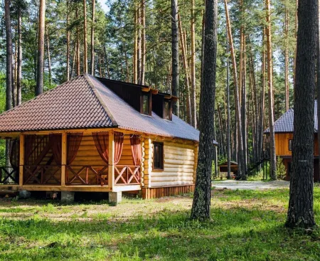 Alatyir Recreation Center Отели рядом с достопримечательностью «Дом Перевертыш»