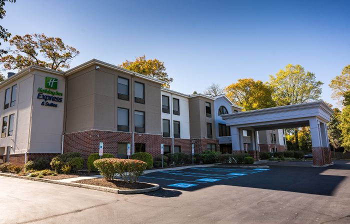 Holiday Inn Express & Suites WEST CHESTER by IHG