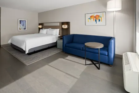 Holiday Inn Express & Suites Waynesboro East Отели в г. Стьюартс Драфт