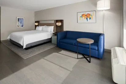 Holiday Inn Express & Suites Waynesboro East