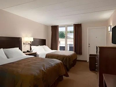 Ramada by Wyndham Rockville Centre Hotels in Freeport