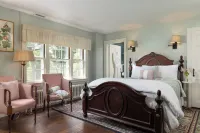 Devonfield Inn Hotels in Stockbridge