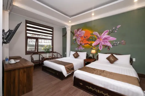 Jade Hotel