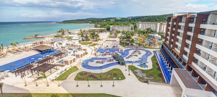 Royalton Blue Waters Montego Bay, An Autograph Collection All-Inclusive Resort モンテゴ・ベイのホテル