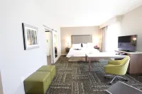 Hampton Inn & Suites Dallas Market Center