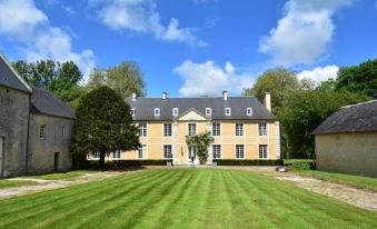 Mansion in Lantheuil France with Garden