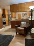 Mid Century Modern-5 min from I-5