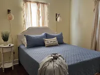 The cozy Mermaid Manor is located close to area beaches and all area attractions Hotele w: Morehead City