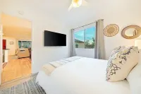 Private Pool & Spa/Fenced yard/Pet friendly/Walk to village/Close to beach Hotels in San Diego Intl. Airport Area