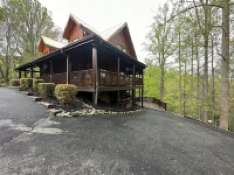 CHARMING & COZY CABIN IN BEAUTIFUL NC MOUNTAINS