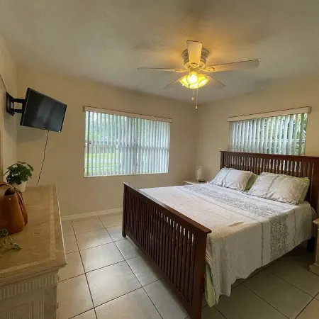 Centrally Located Cozy Home in a Quiet and Safe Neighborhood