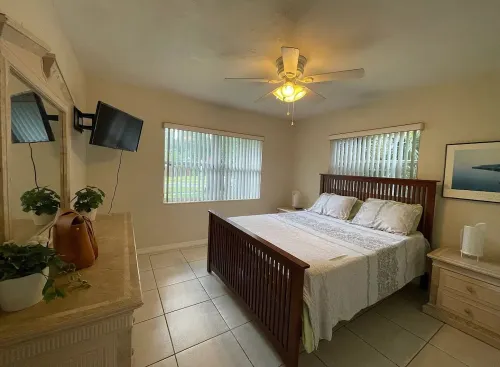 Centrally Located Cozy Home in a Quiet and Safe Neighborhood