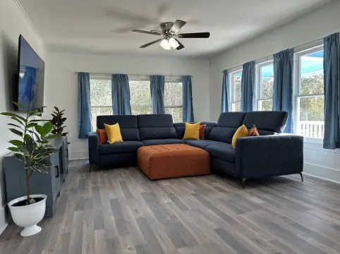 BEAUTIFUL HOME IN BAYTOWN HEIGHTS