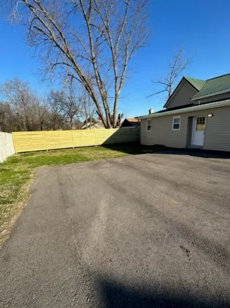 Your home away from Home. 4 blocks from downtown, 2 miles from MTSU