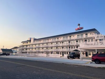 New, sunny Wildwood Crest condo! Excellent location, 1 block to beach ☀️🌊 Hotels in 