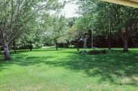 Holder House at Beautiful Mark Twain Lake. Hotels in Monroe County