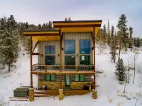 Scandinavian-Inspired Escape: Modern Cabin w/ Spa