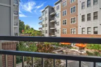 LUX KING+QUEEN beds*NoDa/Uptown*walk to dine & ent