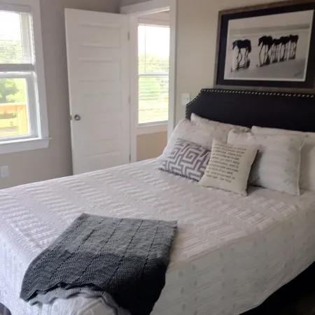 Carova Beach Canal Front Cottage   4x4 required Beach Parking Pass provided