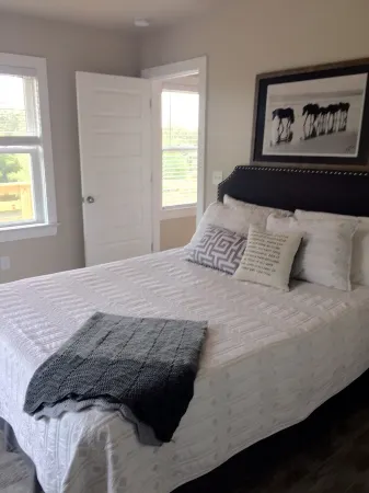 Carova Beach Canal Front Cottage   4x4 required Beach Parking Pass provided