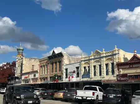 Cozy & Quiet in Georgetown Pet-friendly & Long Stays Отели в г. Джорджтаун