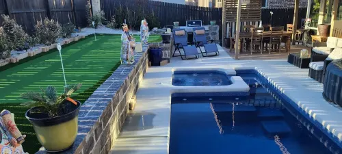 Prime location between River Walk and New Braufels