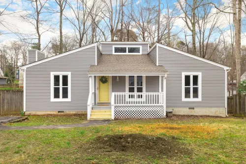 Serene home with all the comforts of a fully designed space- 3 🛏/2 🛁 House