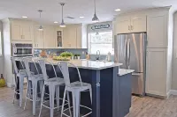 10 minute WALK to the BEACH - Renovated!