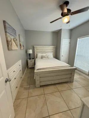 Dancing Dolphin! A walk to the beach! UNIT A