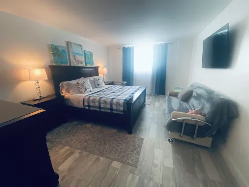 Lovely Home! Paradise at Sunny Isles Beach! 2BD/2BTH Ocean View Beach Condo.