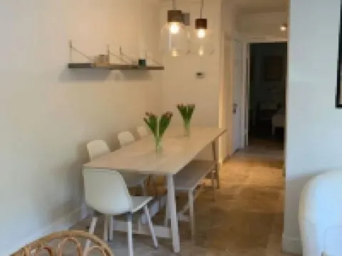 Key Biscayne 1 bedroom walk to Beach & town Hoteles en Key Biscayne