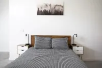 Luxe Modern Ballard Studio: 15 Min to Space Needle Hotels in Ballard