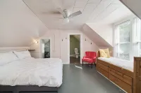 Discover stunning Northern Michigan from the comfort of the Port City Cottage