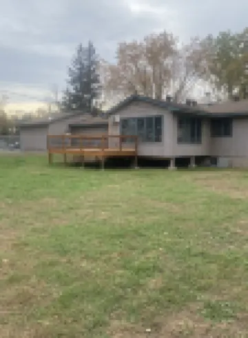 Large pet friendly, kid friendly house!  35 minutes from US Bank Stadium etc.
