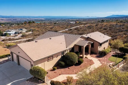 PeaksView Oasis - Spacious, central w/great views