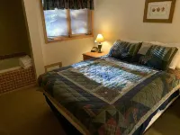 Last Minute Deal! Lake Superior Views Near Waterfalls 3 Bedroom 2 Bathroom