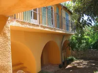 Beautiful  Provencal Villa Close To The Beach And Accommodation Hotel a Villefranche-sur-Mer