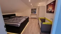 MF Ferienwohnungen am Bodensee - Luna Premium apartment with large roof terrace Hotels near Naschgarten am Bauernpfad Kressbro N