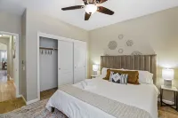 Charming Turlock Home w/ Private Pool! Hotel in zona California State University, Stanislaus