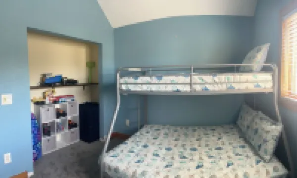 Cozy 3 Bedroom-2 Bath-Close to Beach and Shops-
