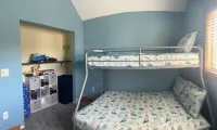 Bright 3 Bedroom-2 Bath-Close to Beach and Shops-Bikes Included