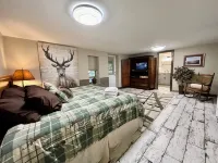 Fall Colors / Amazing Deck w/ Fireplace & TV / Hiking / Skiing / Wineries / Pets Hoteles en Municipio de Laurel Creek