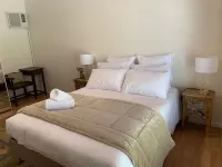 Maddens Cottage - Relax in the heart of the Yarra Valley wine district. Hotels in Coldstream