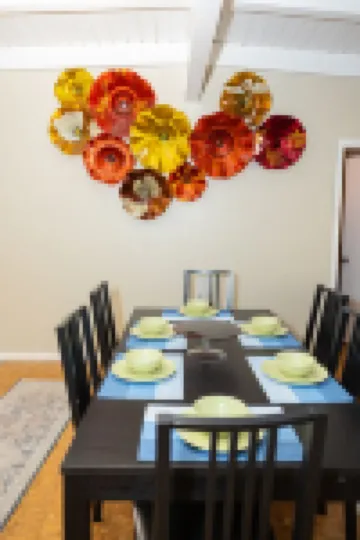 Large duplex w/6 bedrooms, 4 baths, 2 living rooms, washer/dryer. Pet friendly!