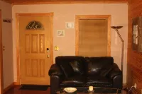 WOW!  THE BEST PRICE IN CHARLESTON! NOT A SHARED RESIDENCE! VERY PRIVATE!