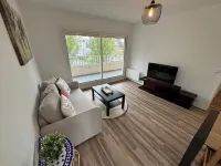 Large modern F3 - near port