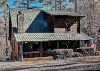 Peaceful Blue Ridge Mtn Cabin-Gated, WiFi, Hot Tub, Fire Pit, Game Room