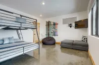 Scandinavian-Inspired Escape: Modern Cabin w/ Spa